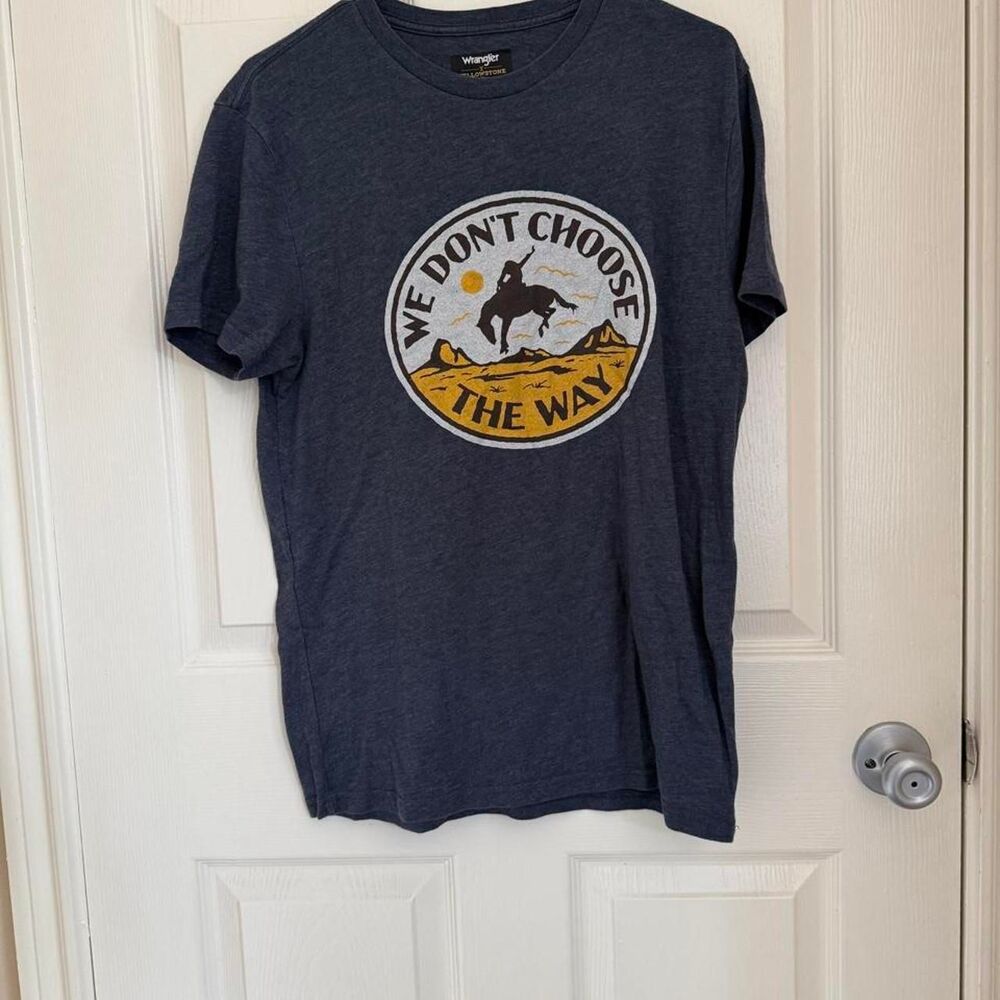 Wrangler Women's Blue and Navy T-shirt